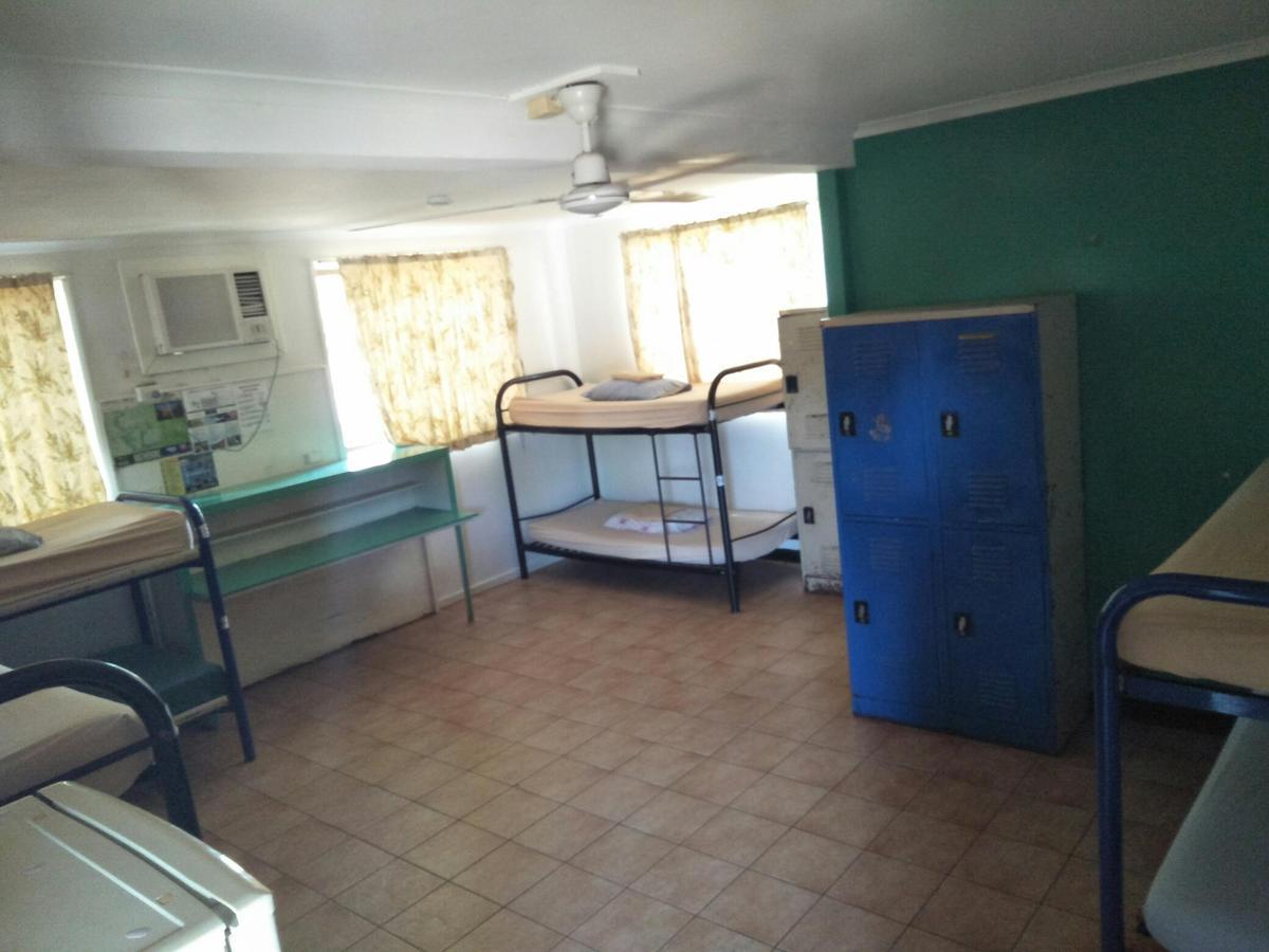 Palm Court Backpackers Albergue Katherine Exterior foto