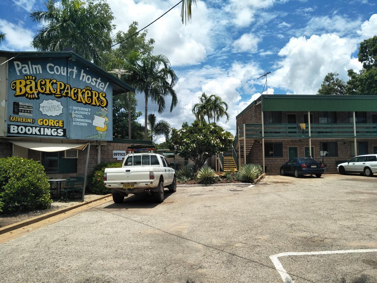 Palm Court Backpackers Albergue Katherine Exterior foto