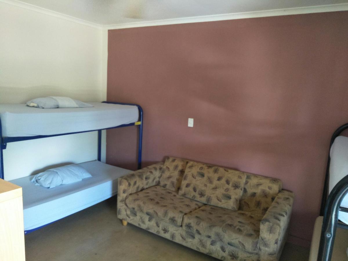 Palm Court Backpackers Albergue Katherine Exterior foto